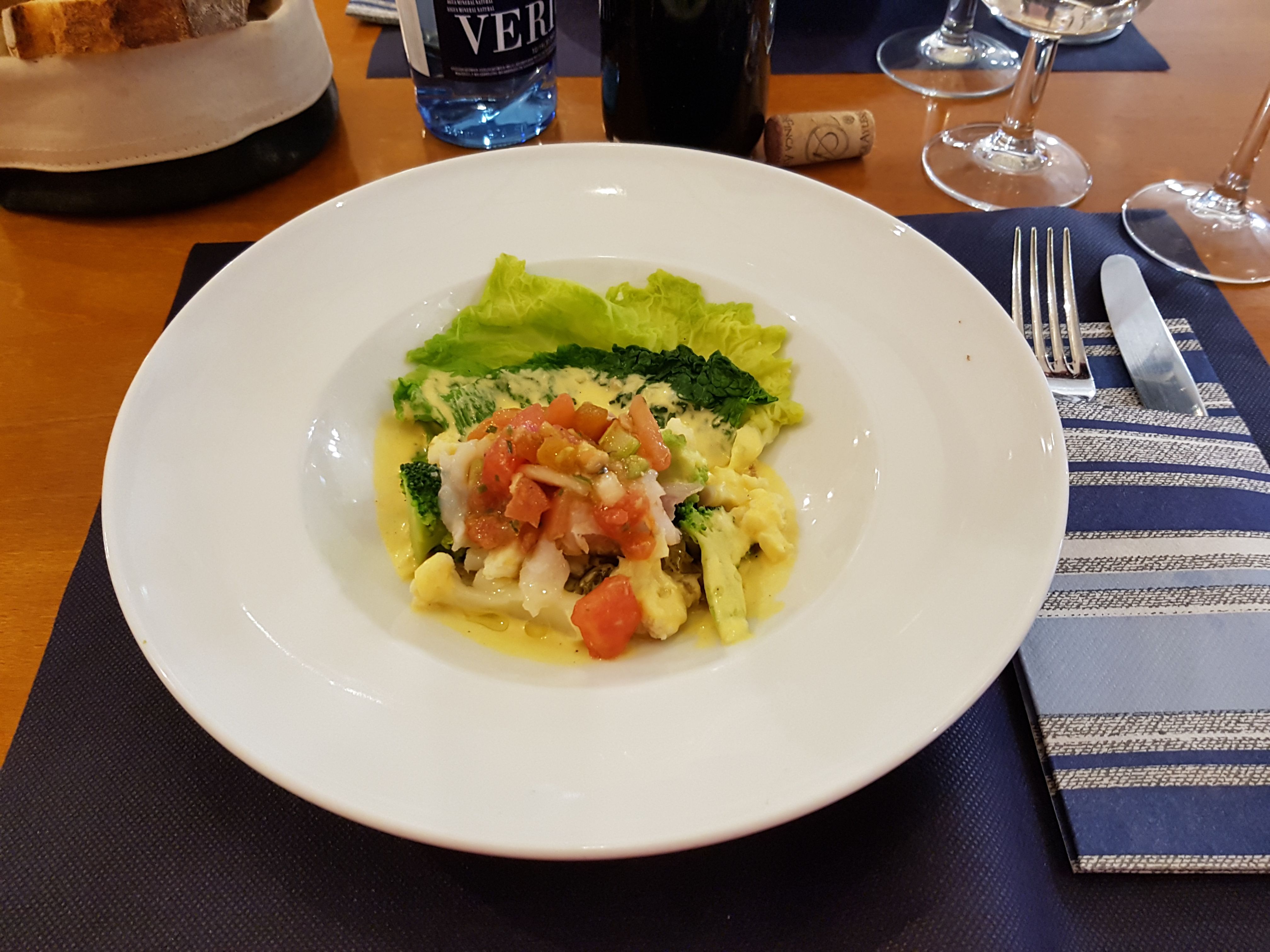 Ensaladita de Coles, Dip de Yogur, Bacalao ahumado