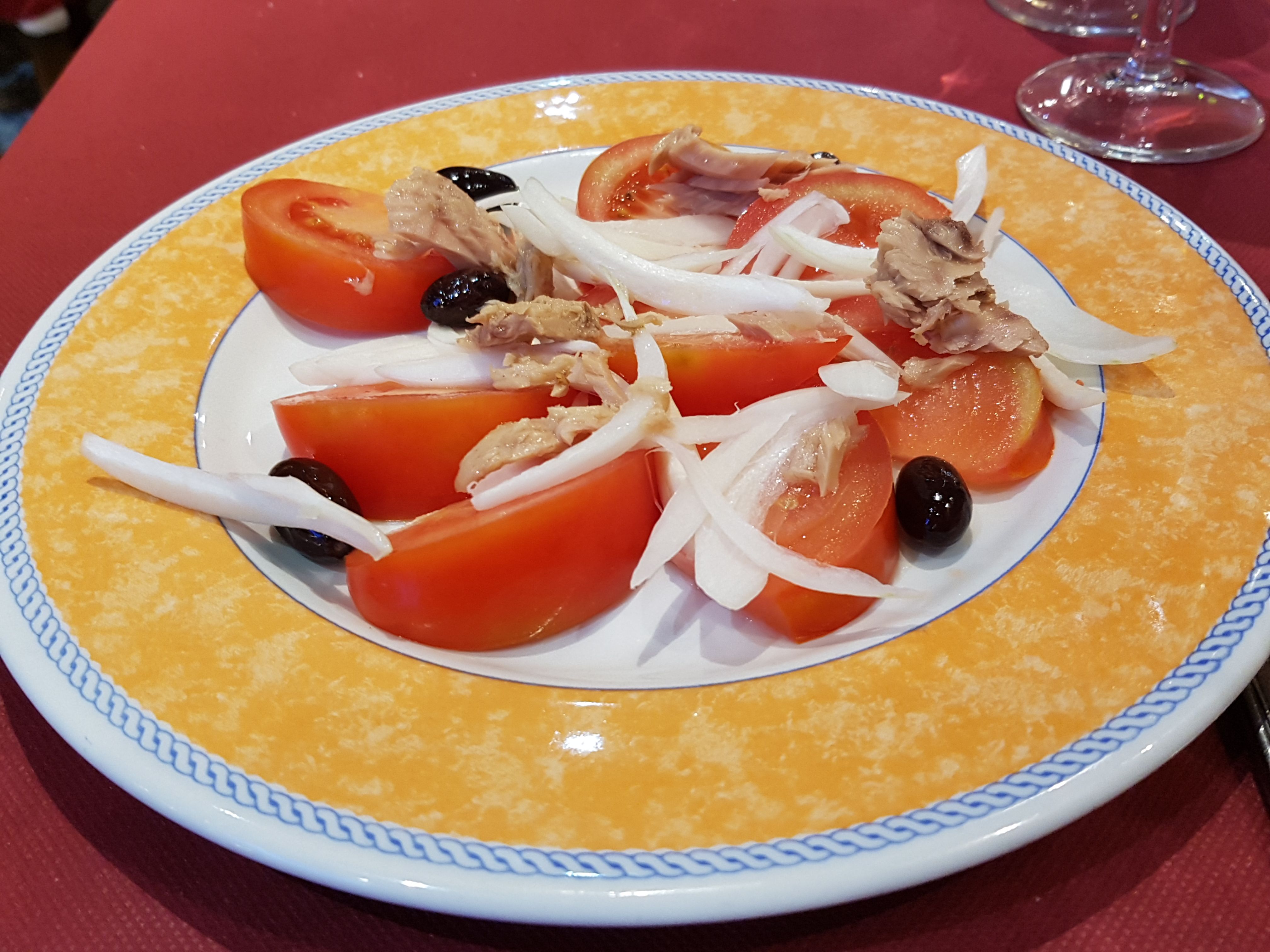 Ensalada de Tomate, Cebolla y Atún
