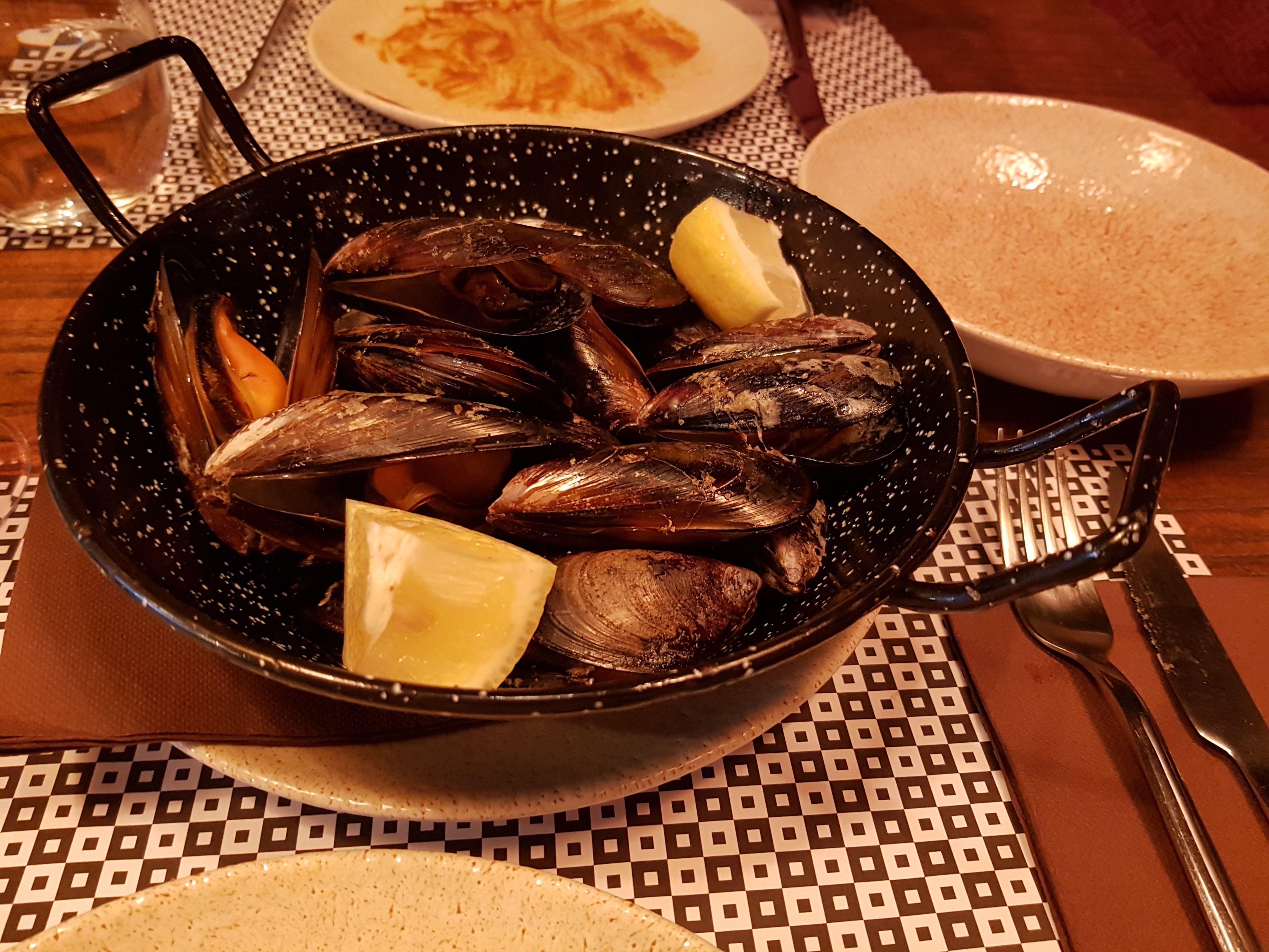 Cazuela de mejillones al vapor de Albariño