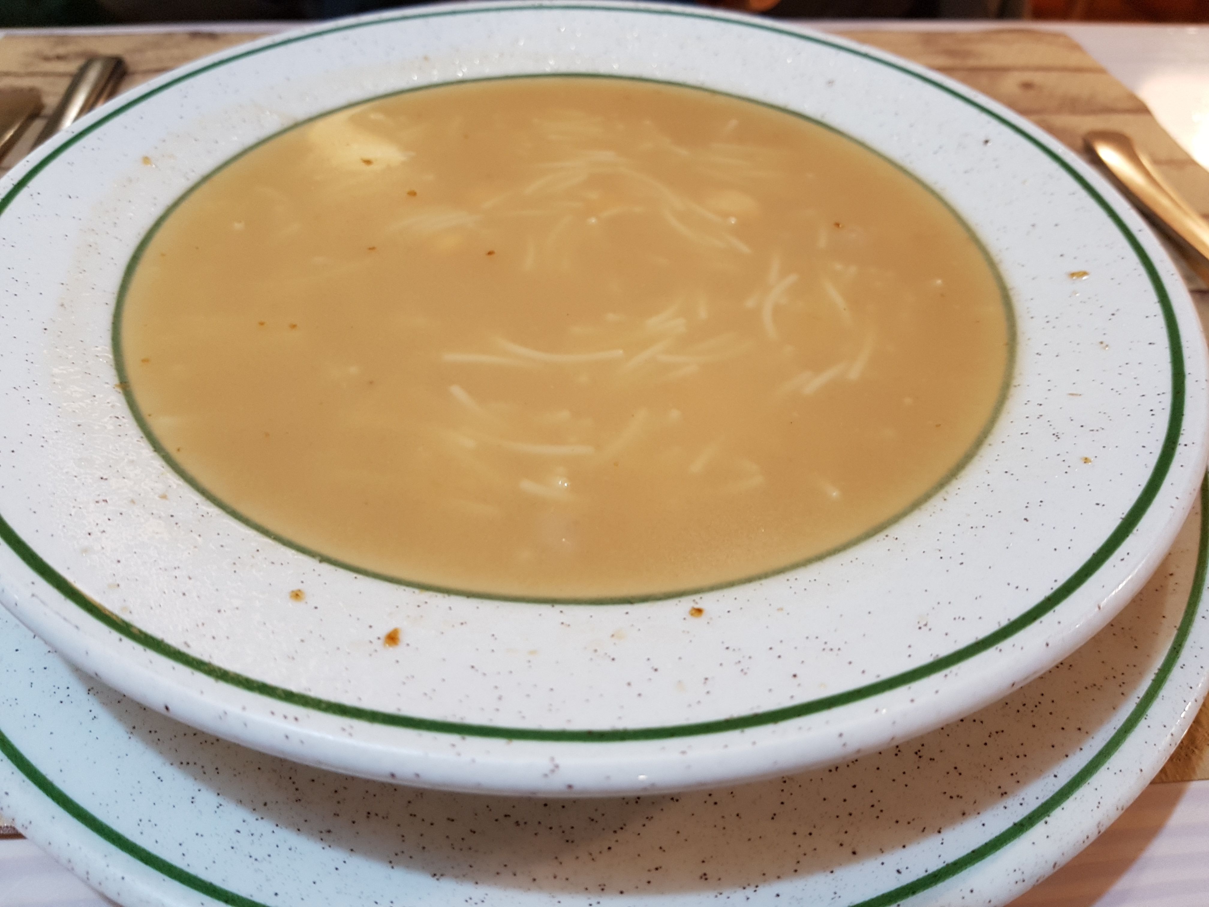 Sopa de cocido con Fideos y Garbanzos