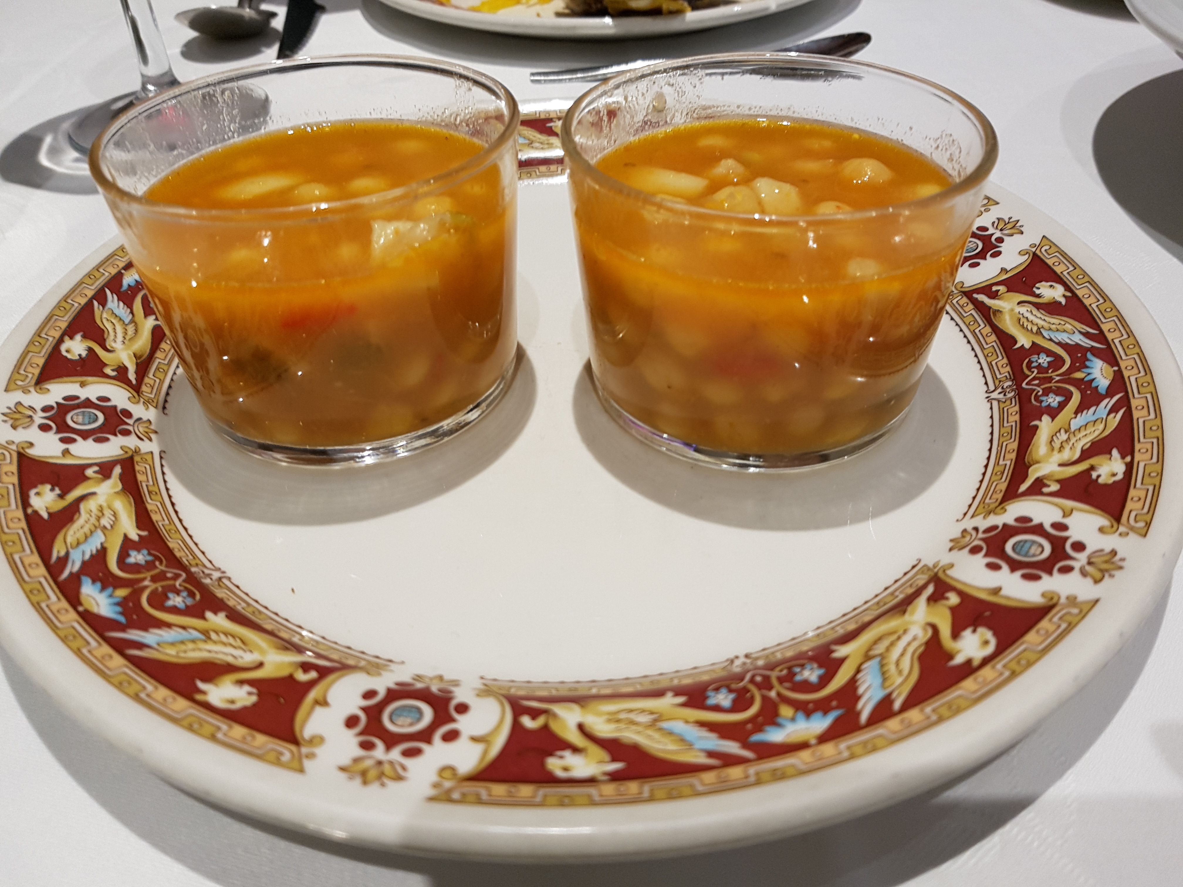 Garbanzos de Fuensauco con calamar (Dividido para compartir)