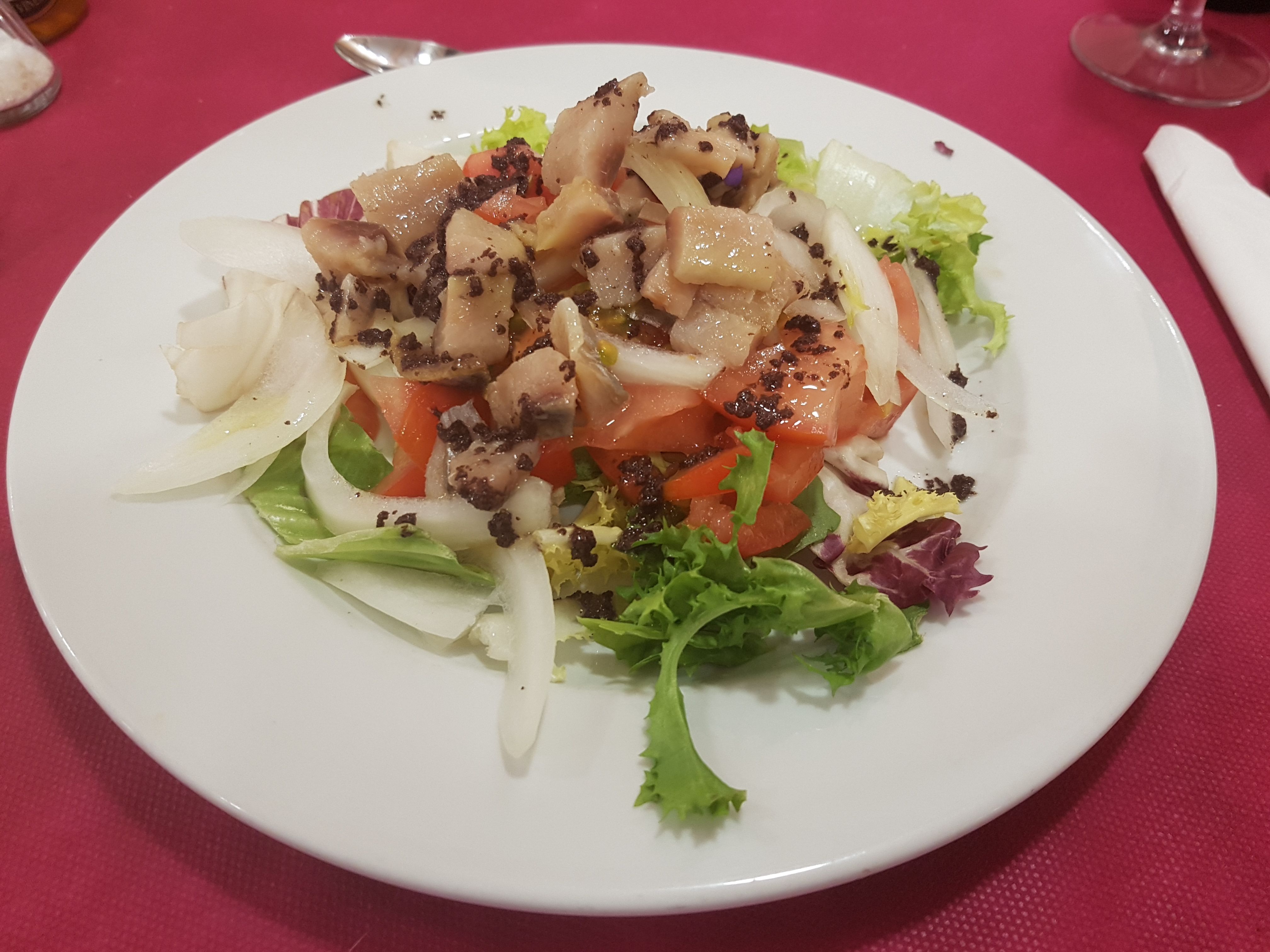 Ensalada de Arenque con Tomate y Vinagreta de Paté de olivas negras
