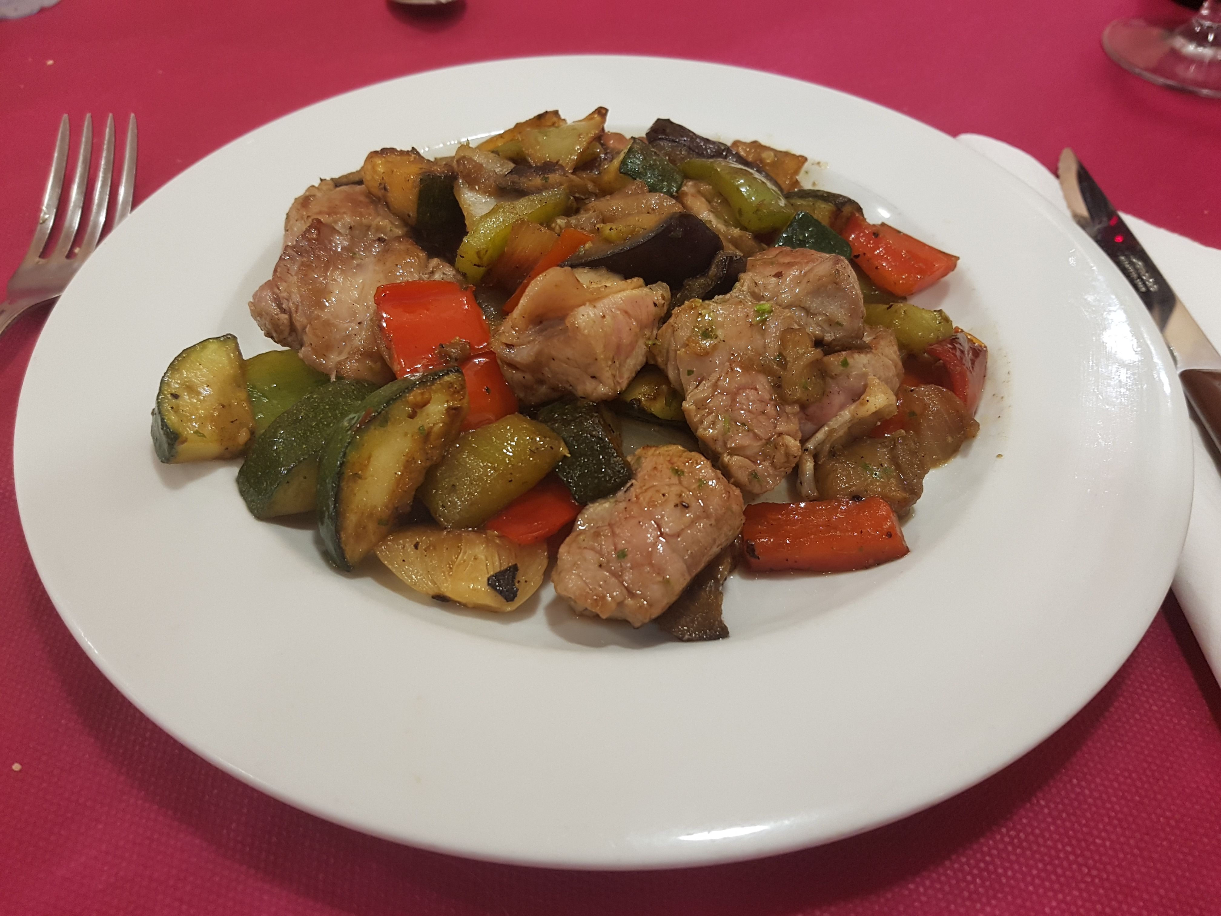 Daditos de Ternera salteados con verduras