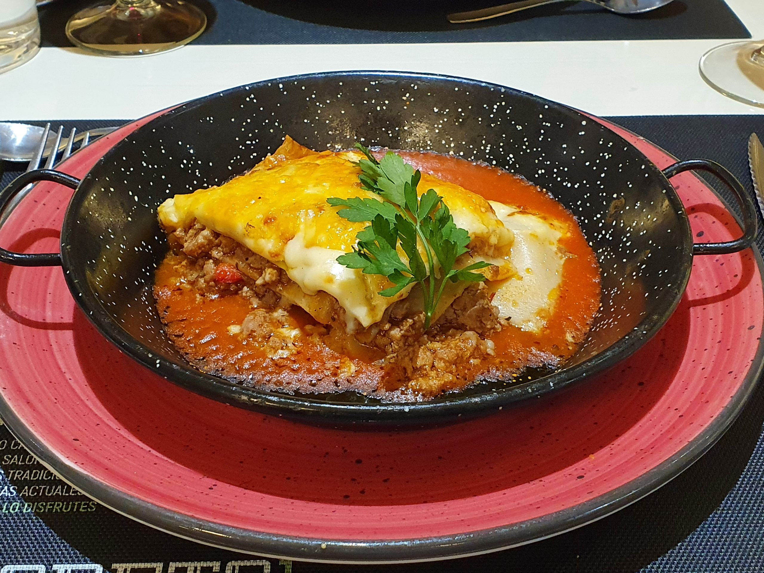 Lasaña casera de ternera al graté,