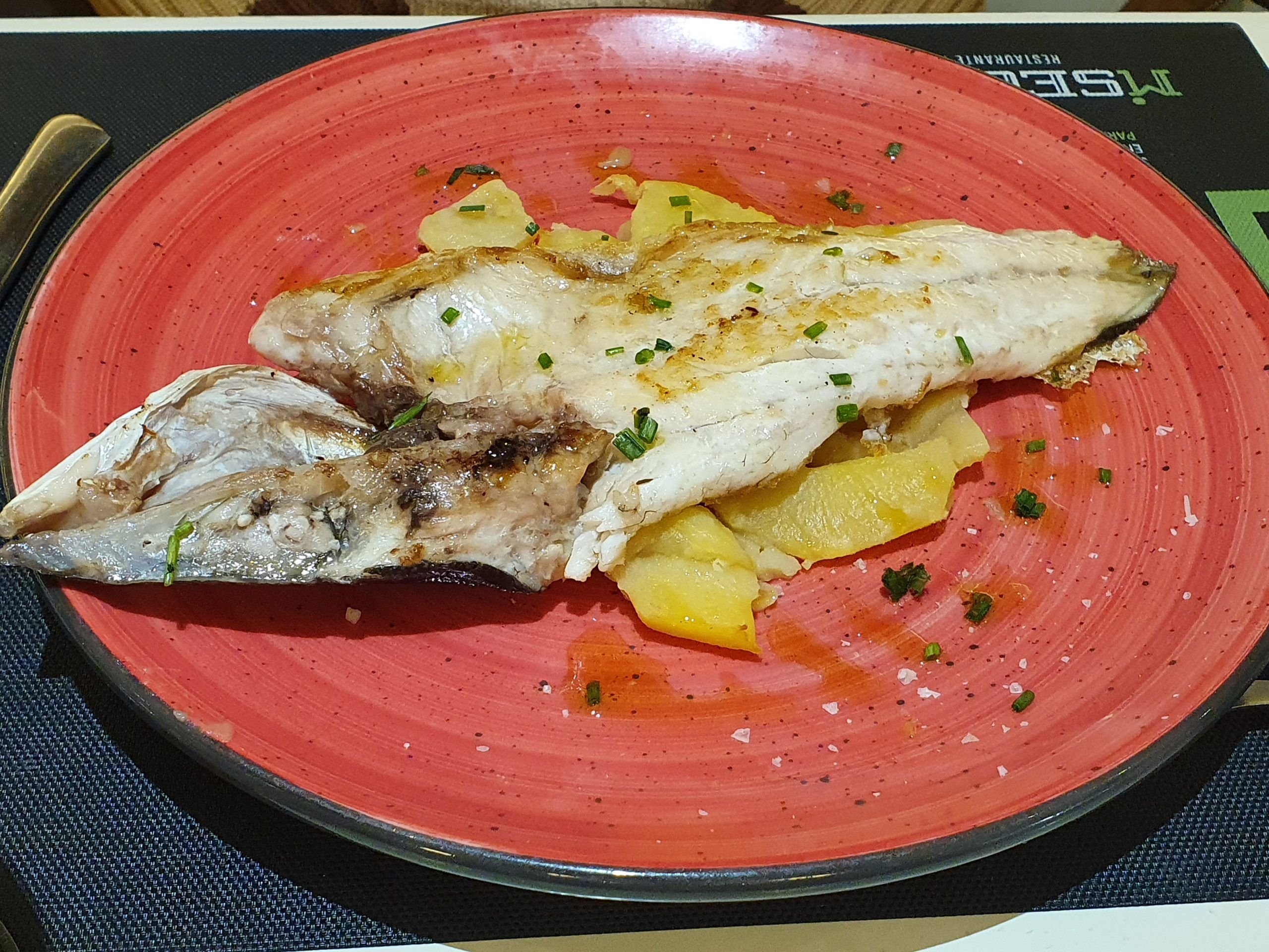 Lubina a la espalda