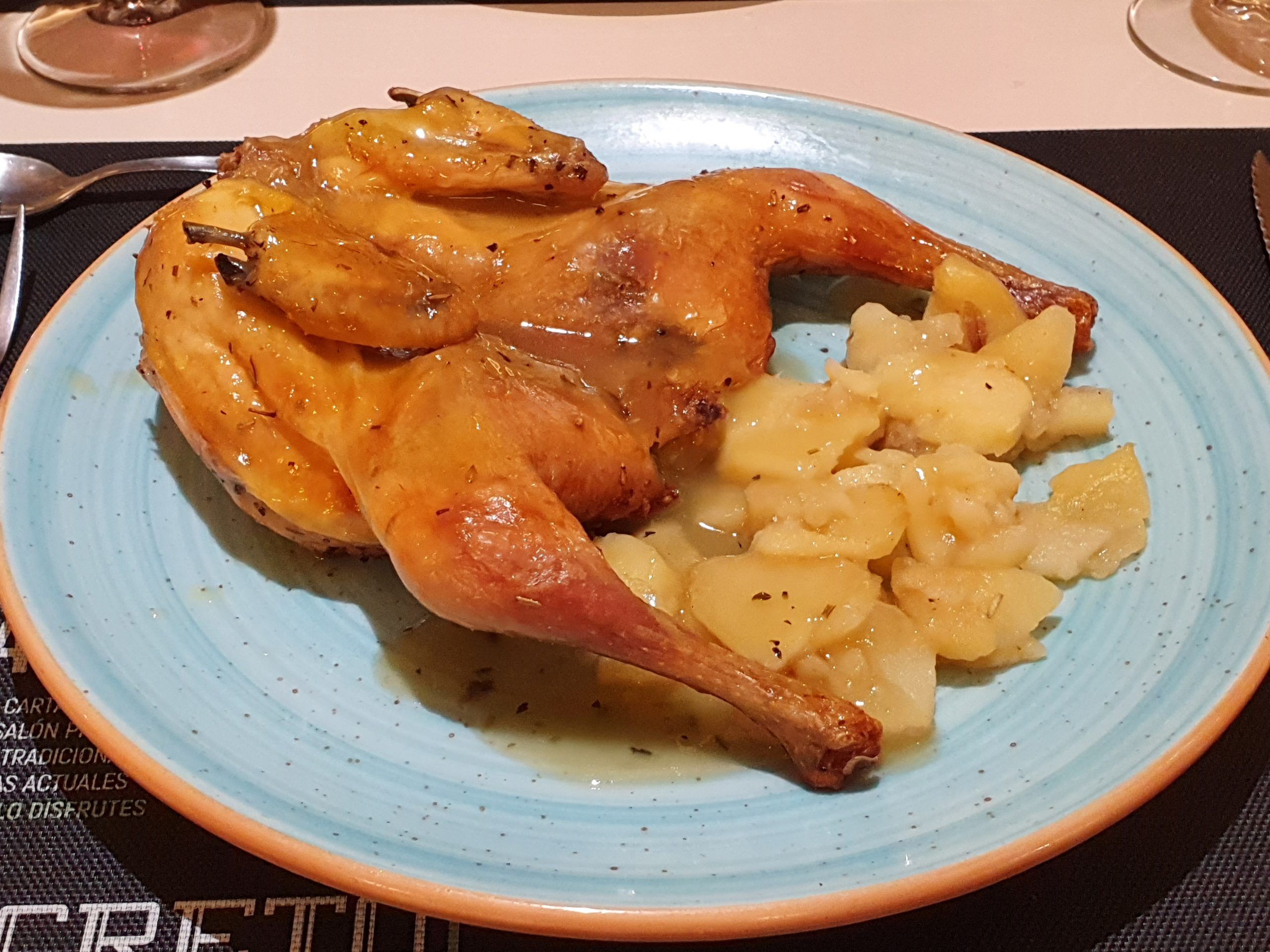 Picantón asado a baja temperatura