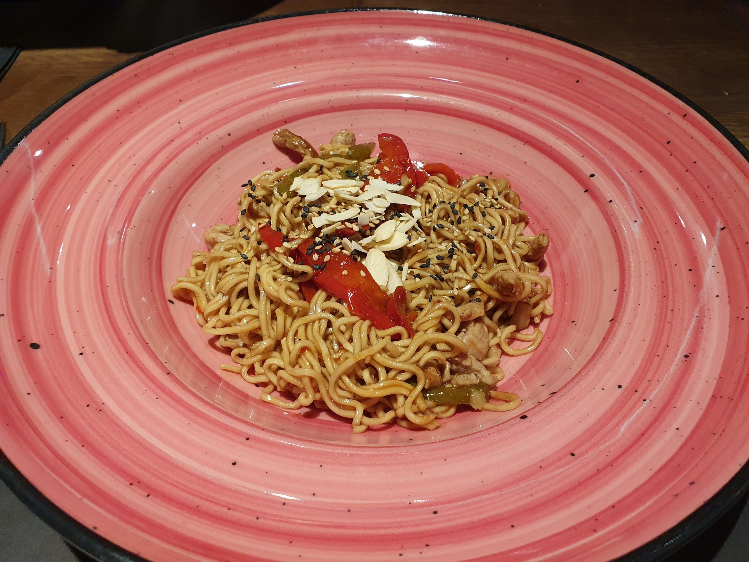 Noodles con Solomillo y salsa de ostras