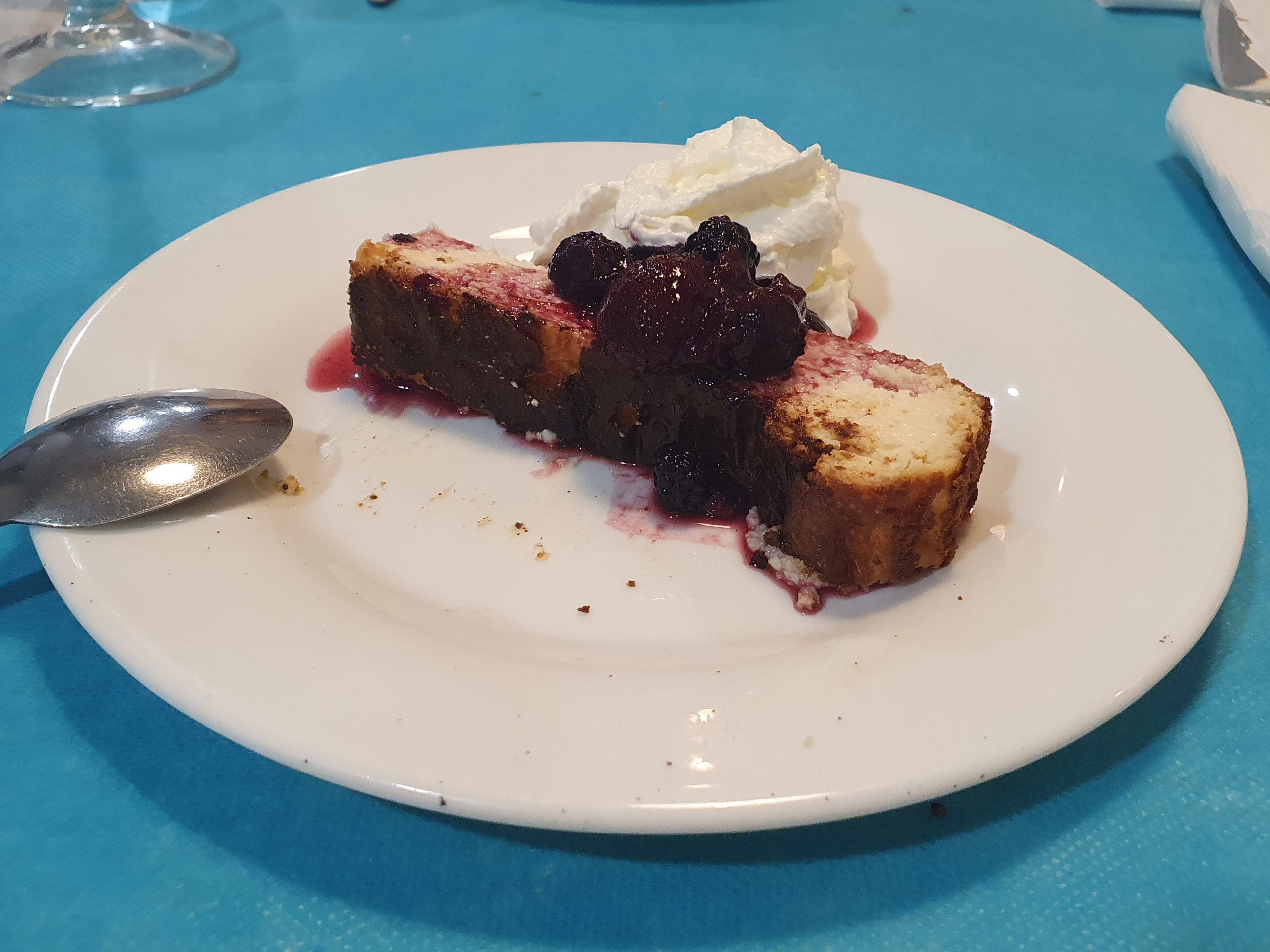 Tarta de queso con frutos rojos