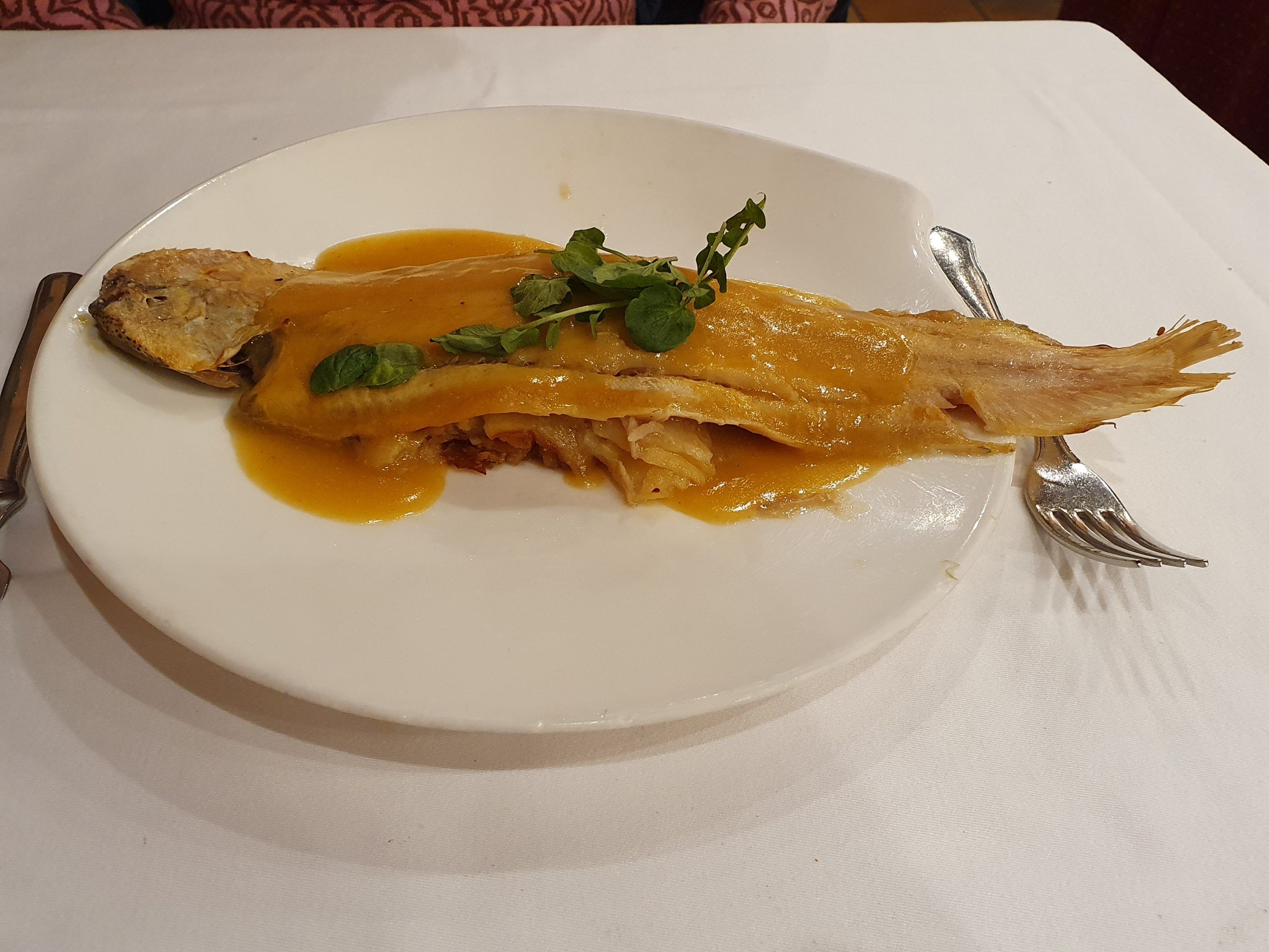 Lenguado asado ala mantequilla de mostaza y cítricos