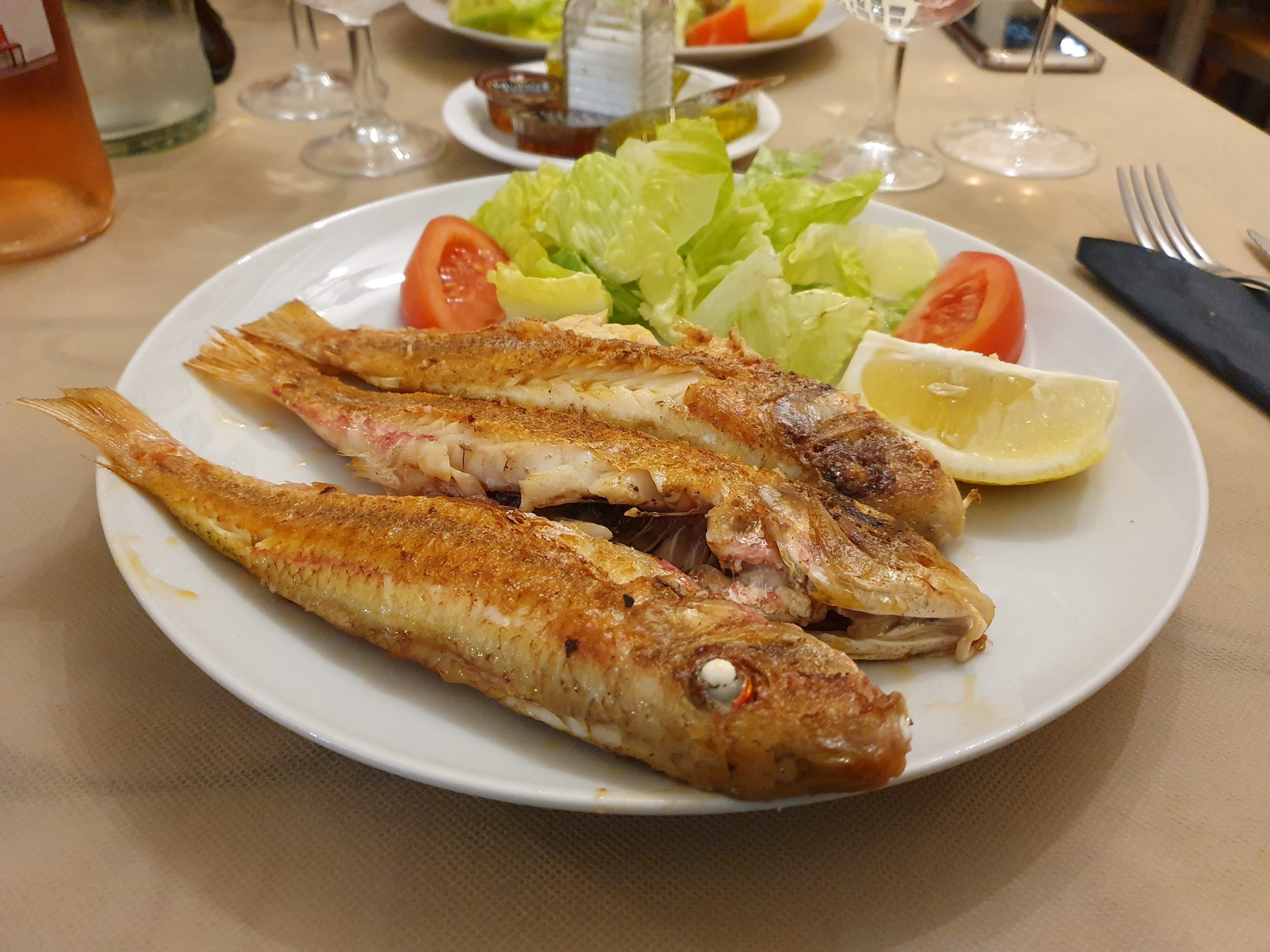 Salmonetes fritos