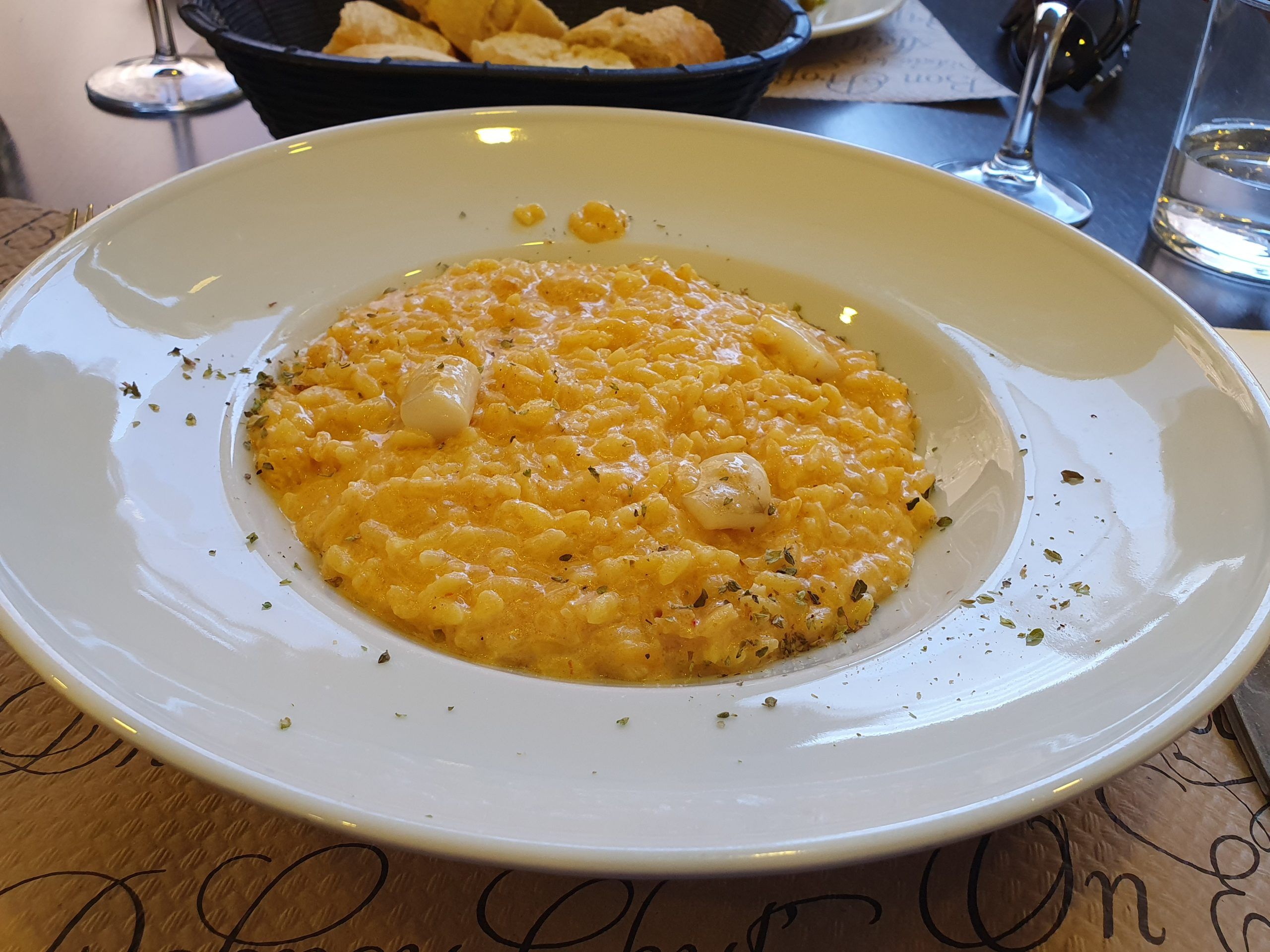 Risotto con calamar