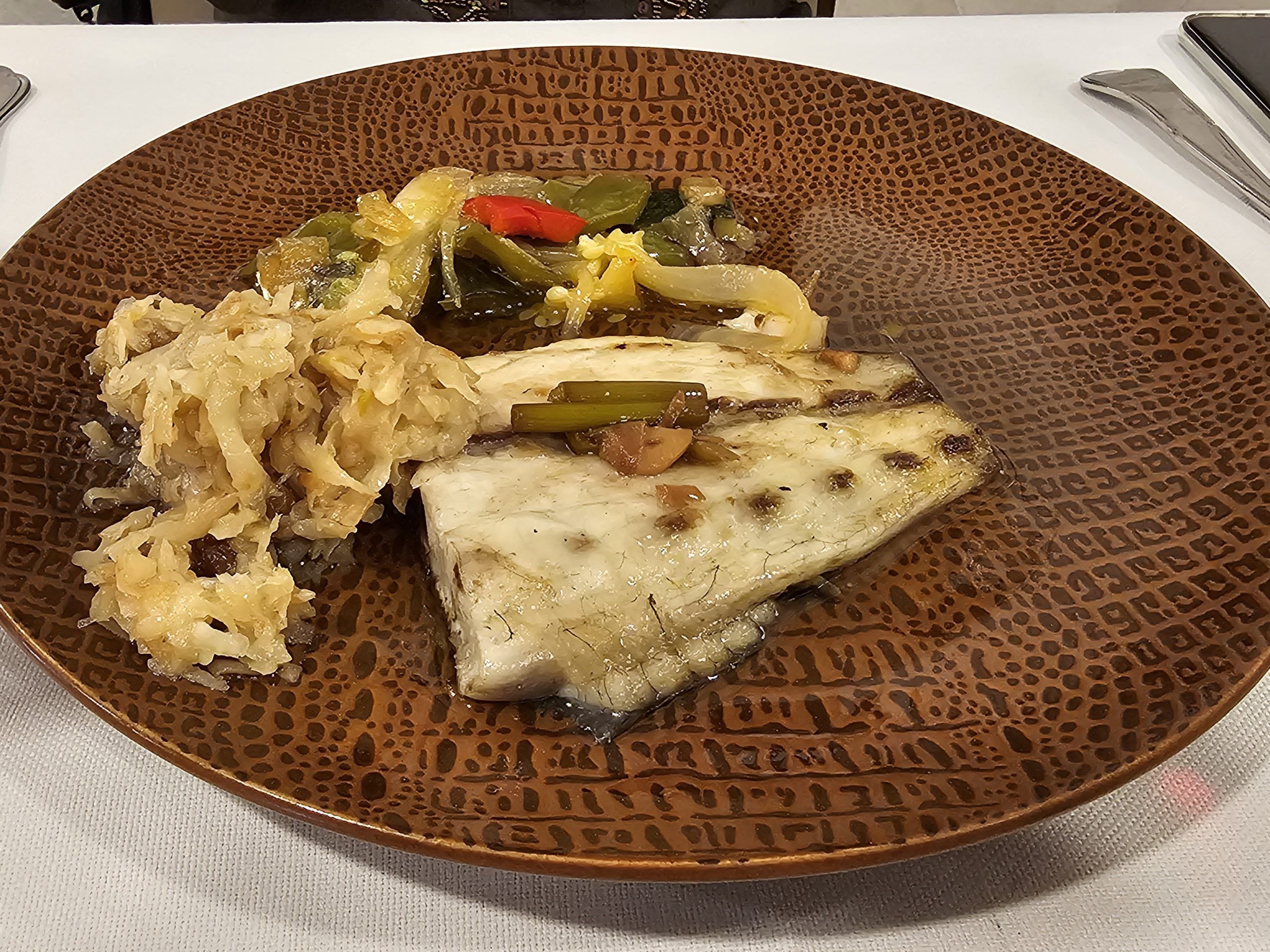 Corvina al orio con sémola de apionabo