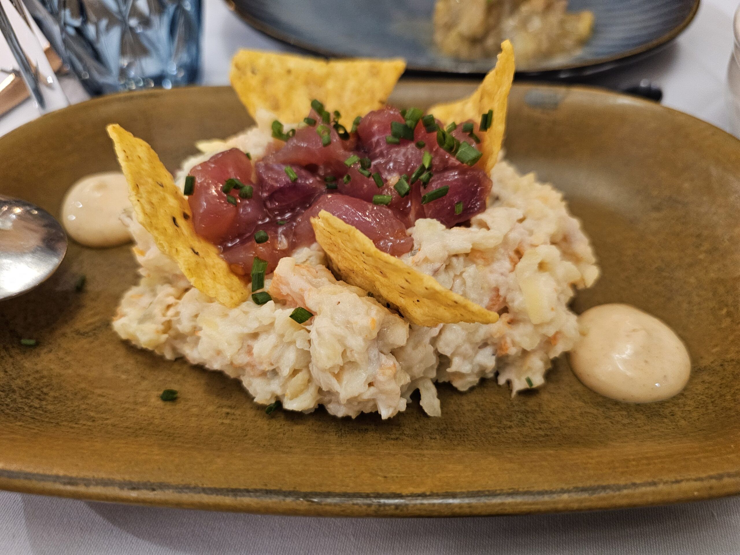 Ensaladilla "Zalamero" con tartar de atún bravo