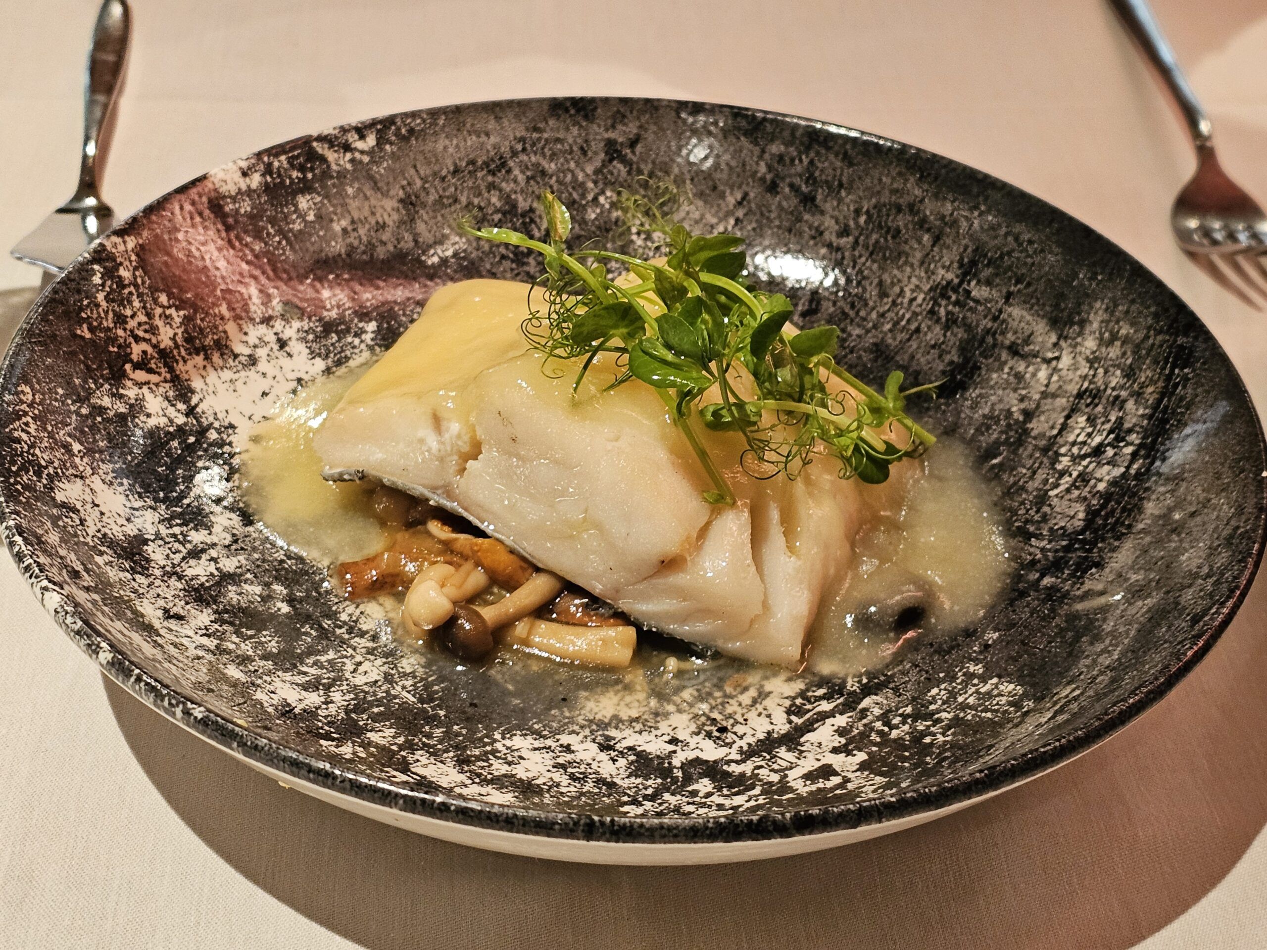 Bacalao al pil-pil ragout de setas