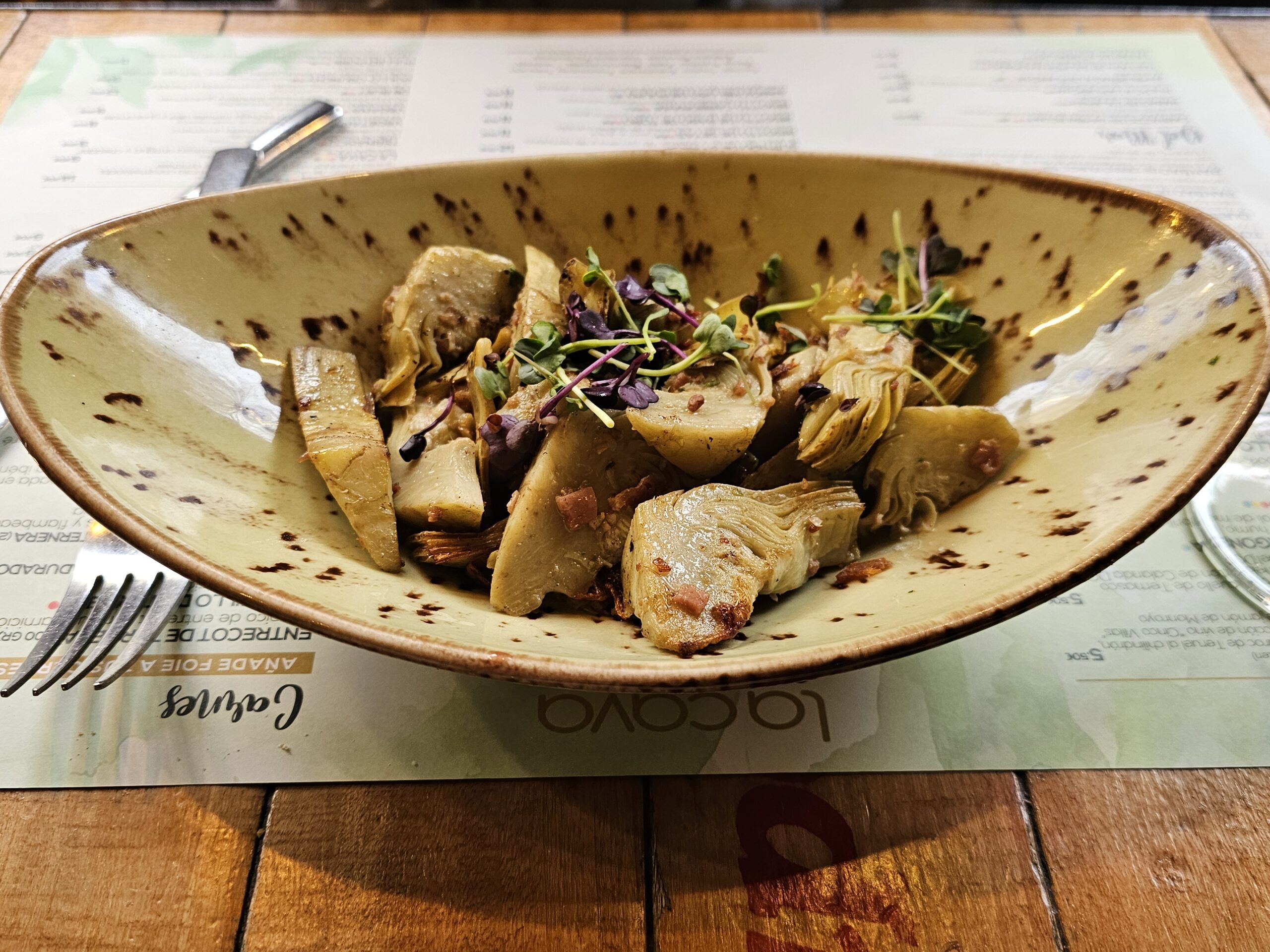 Salteado de alcachofas con jamón