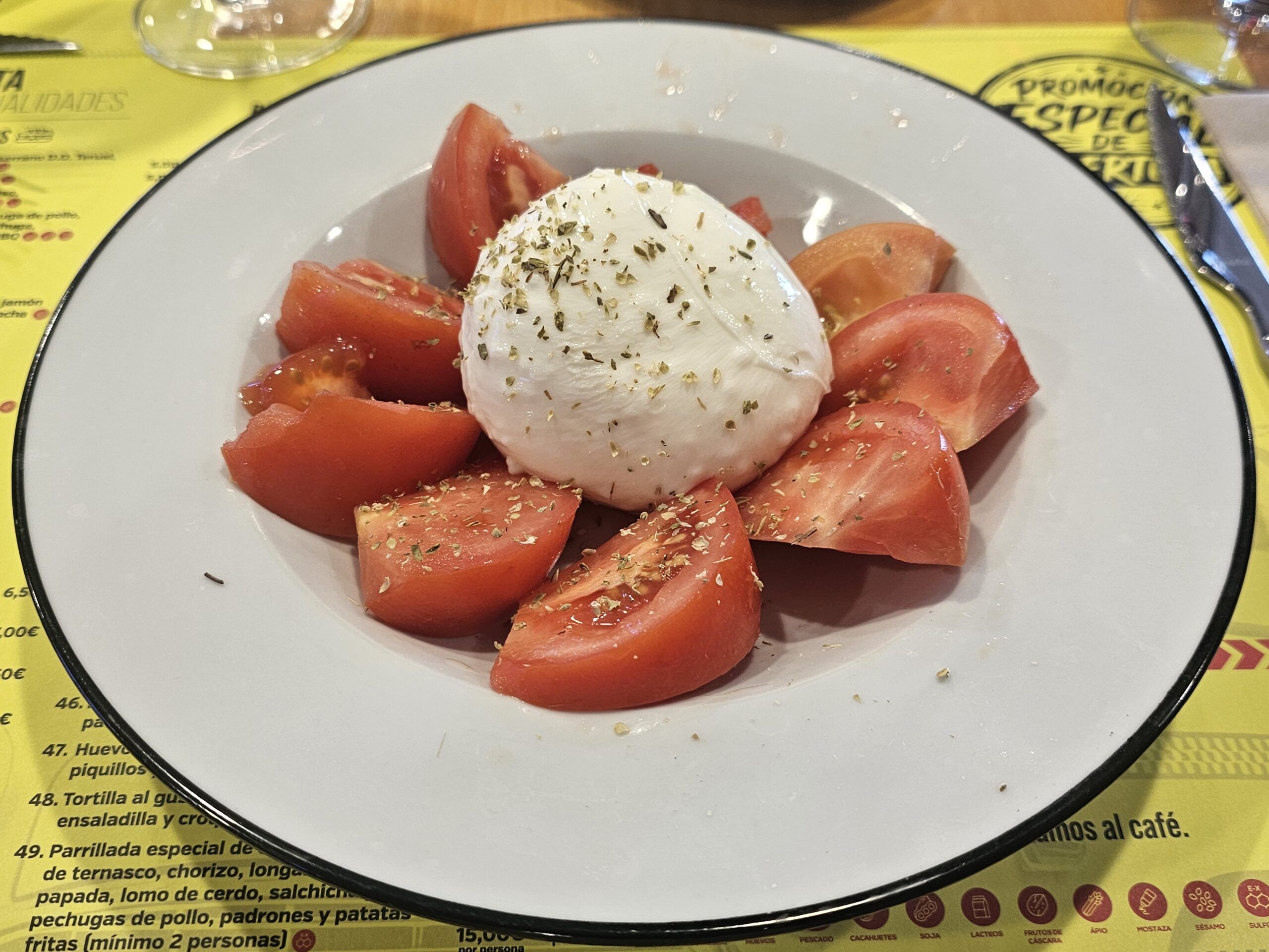 Ensalada de tomate y Burrata
