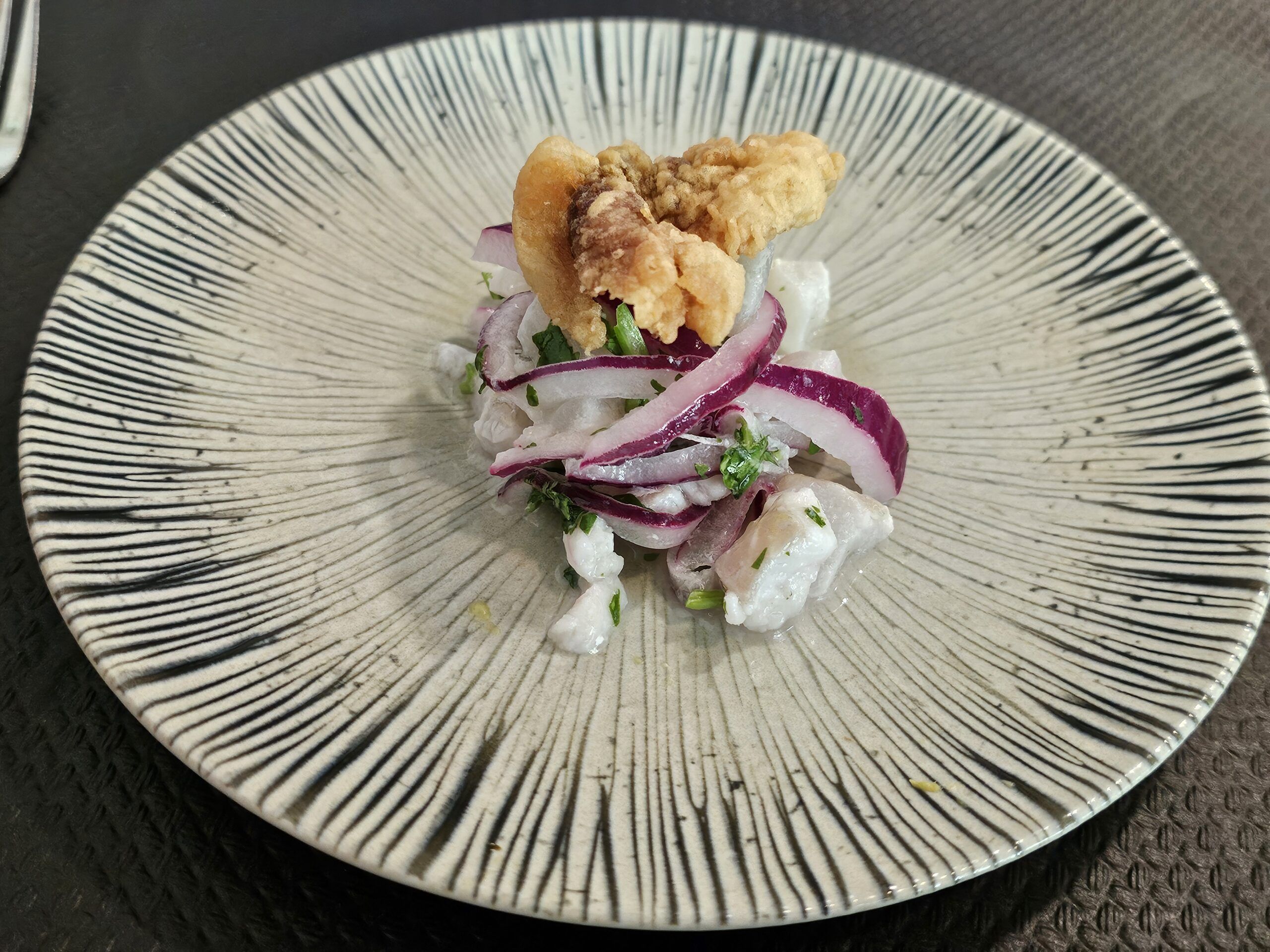 Aperitivo: Ceviche de lubina fresca